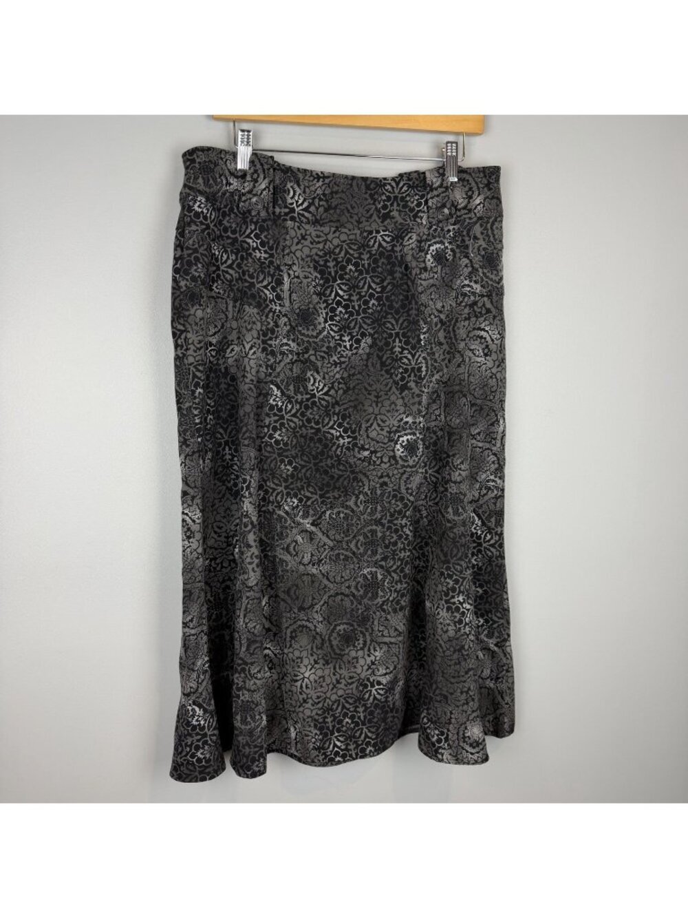 A-line Midi Skirt Size 14 Christopher & Banks Gray Paisley and Black‎ NWT